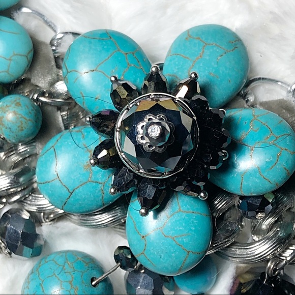 Chunky Turquoise & Silver Statement Necklace - Picture 4 of 8